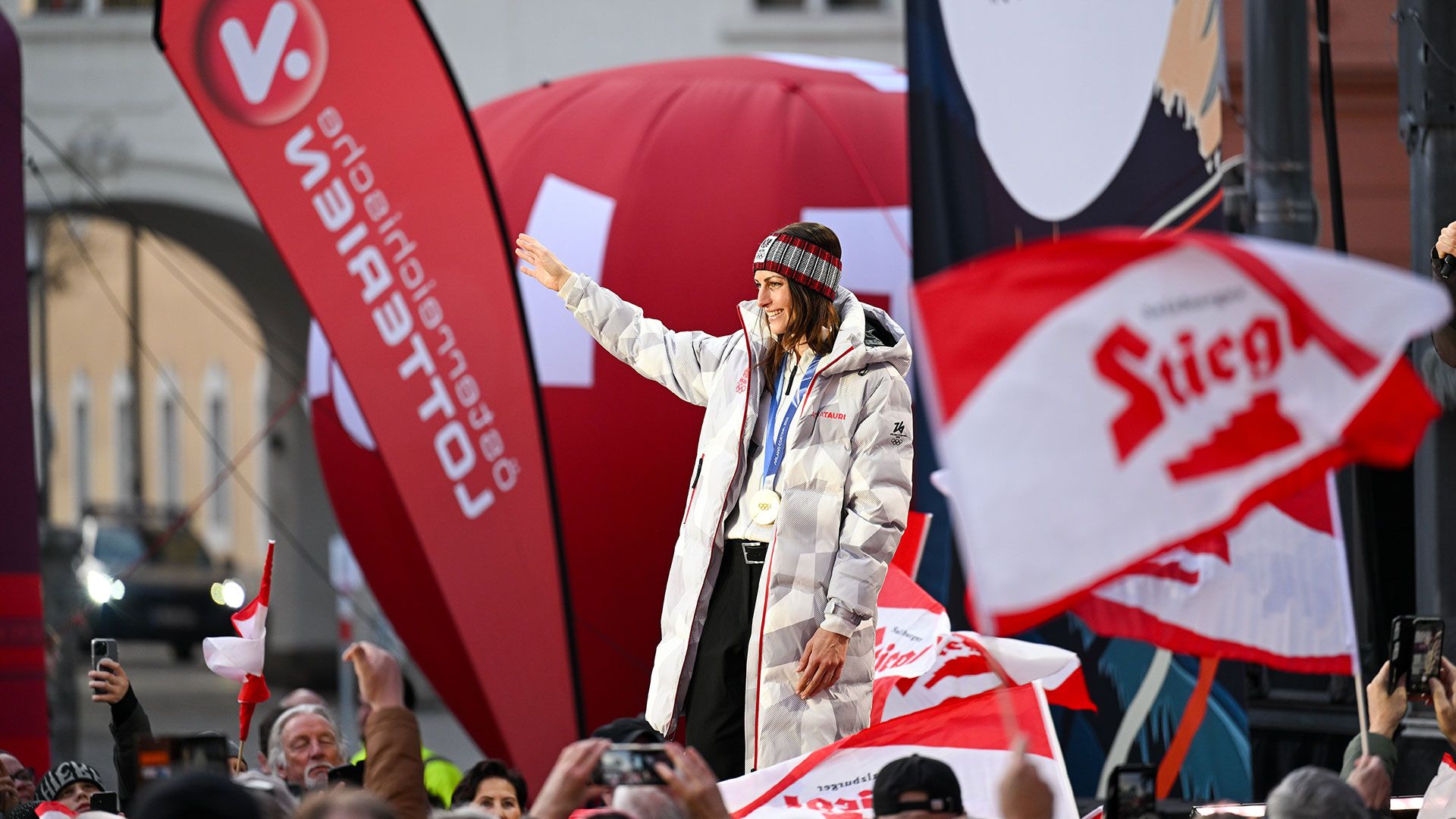 Flock bei Medaillenparty mittendrin statt nur dabei